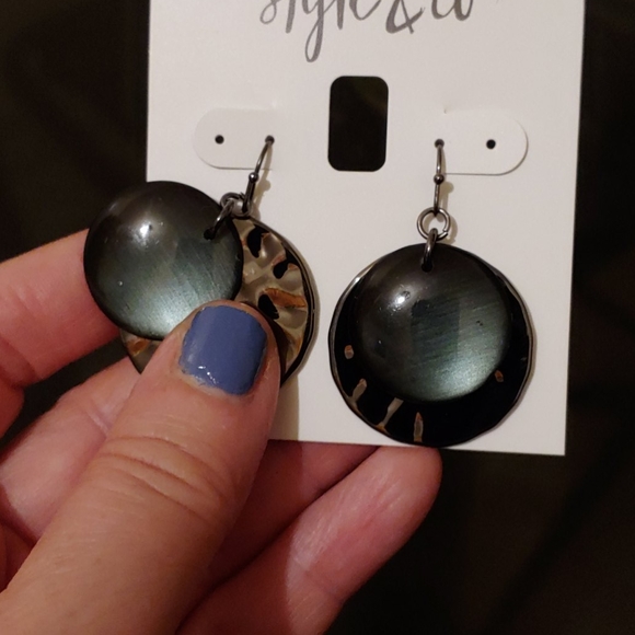 💜NWT Hematite-Tone Black Disk Drop Earrings - Picture 7 of 7